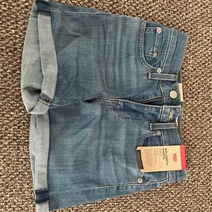 Short Levi’s W24